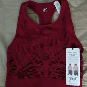 Alo yoga vixen fitted crop tank
